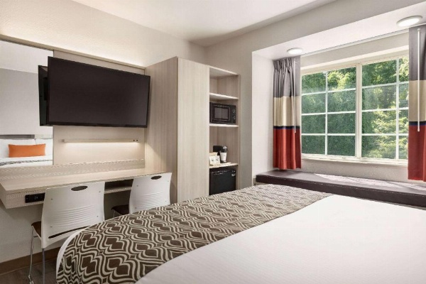Microtel Inn & Suites by Wyndham Raleigh image 13