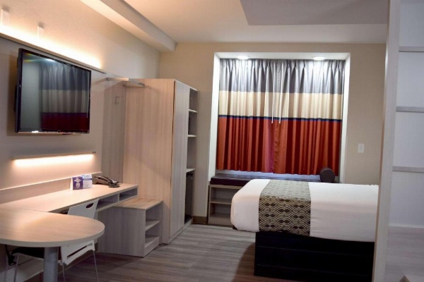 Microtel Inn & Suites by Wyndham Raleigh image 25