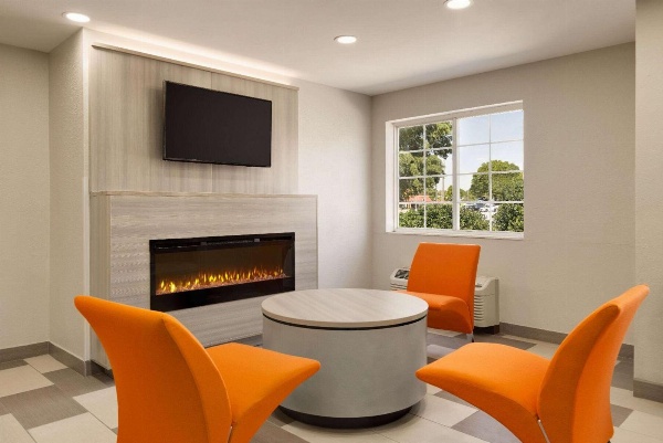 Microtel Inn & Suites by Wyndham Raleigh image 3